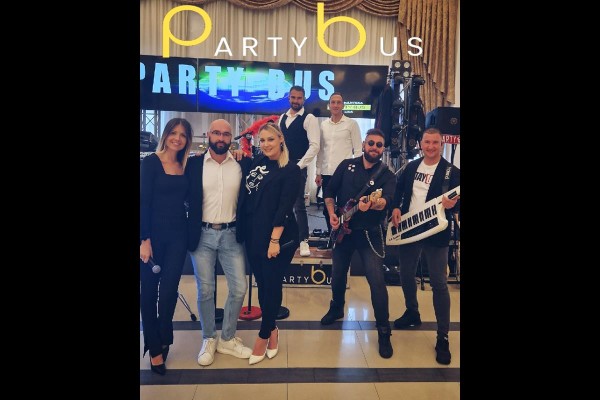 Picsart_23-09-30_10-05-30-739